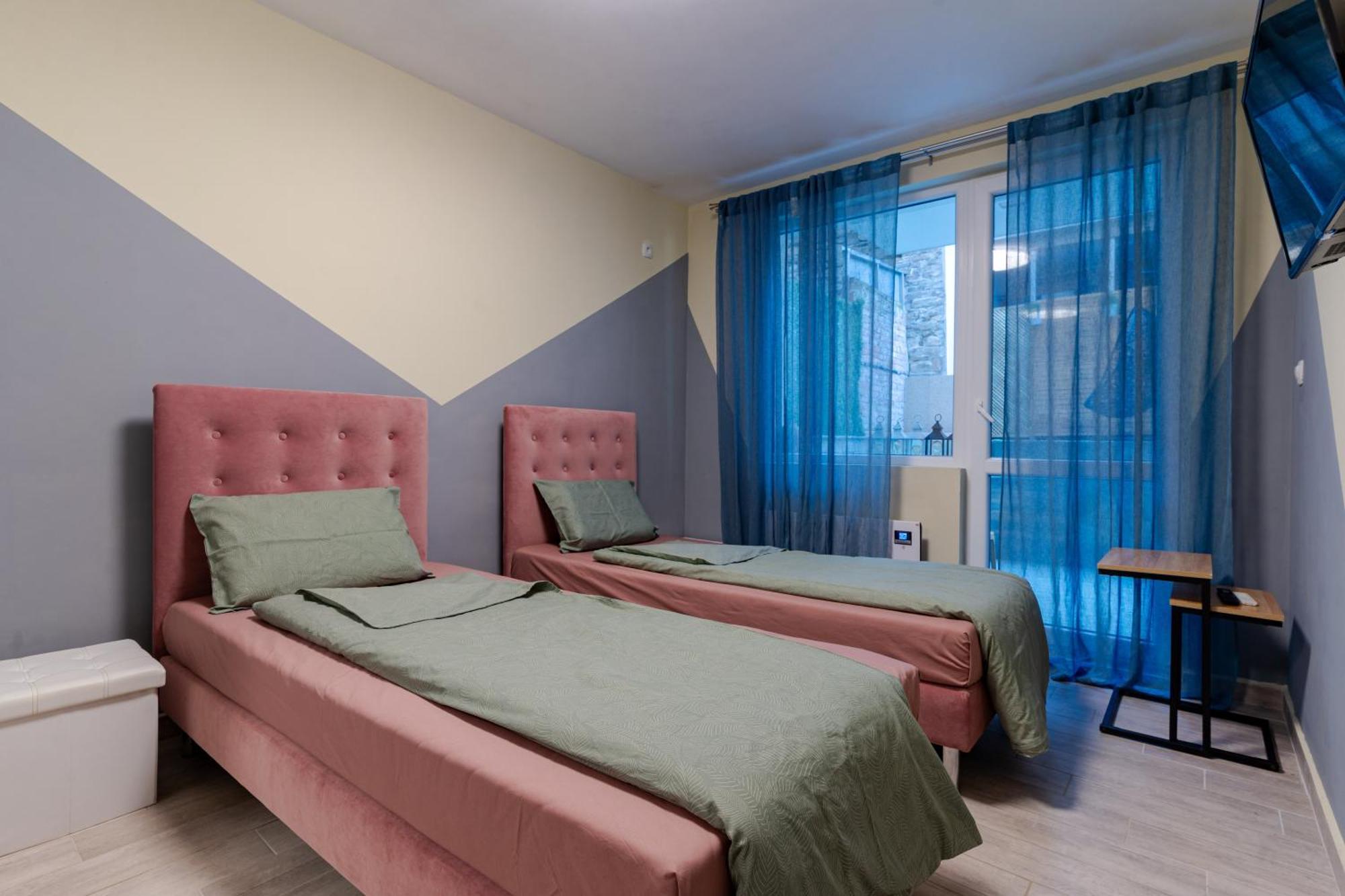 Mirela Guest Apartment Veliko Turnovo Bagian luar foto
